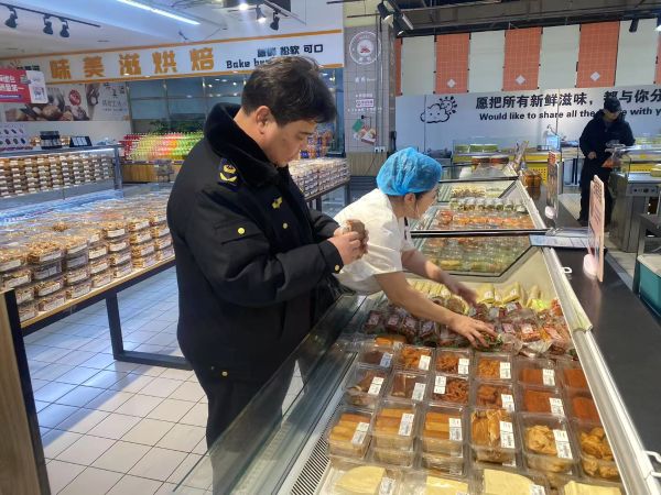 扎赉诺尔区市场监管综合行政执法大队 强化食品监管 确保放心宵费
